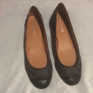 Coach Woman’s Chelsea outline- signature flats